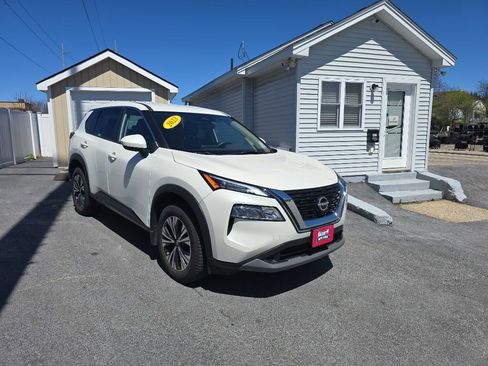 Used 2023 Nissan Rogue SV AWD/4WD image 2