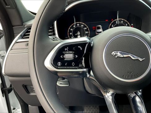 New 2026 Jaguar F-PACE R-Dynamic S image 17