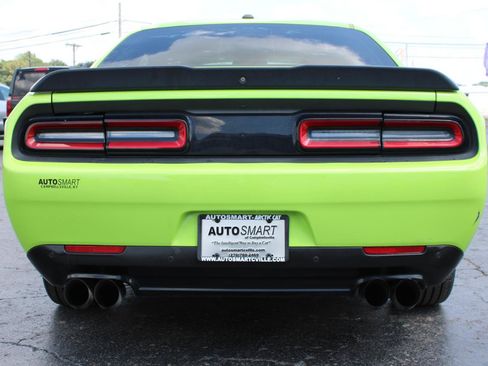 Used 2019 Dodge Challenger R/T w/ Blacktop Package RWD image 5
