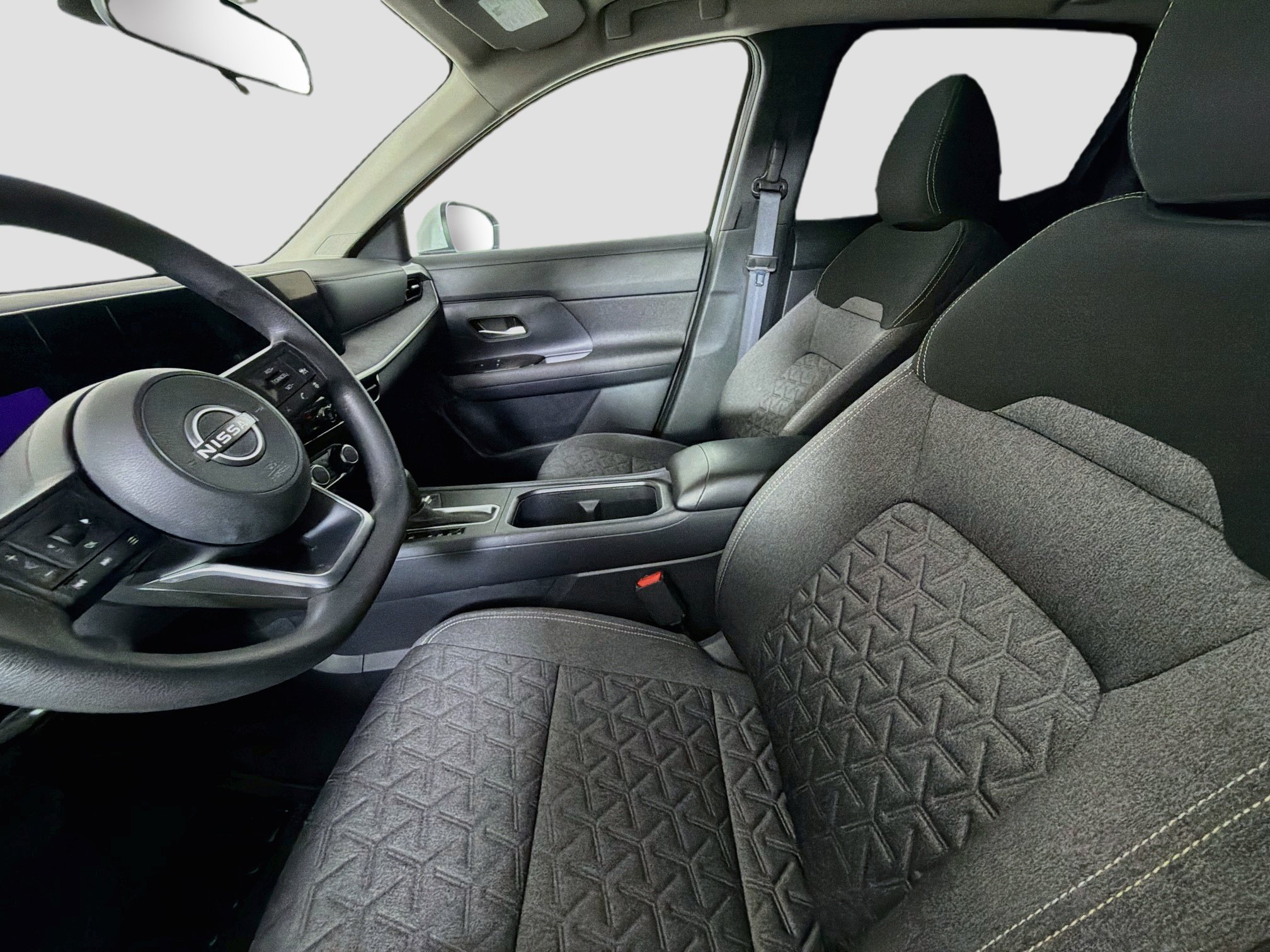 Used 2025 Nissan Kicks SV w/ Charging Package FWD image 13