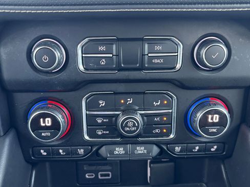 Used 2021 Chevrolet Tahoe Premier w/ Texas Edition image 25