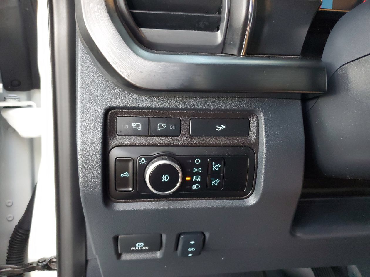 Used 2024 Ford F250 Lariat w/ Sport Appearance Package AWD/4WD image 30