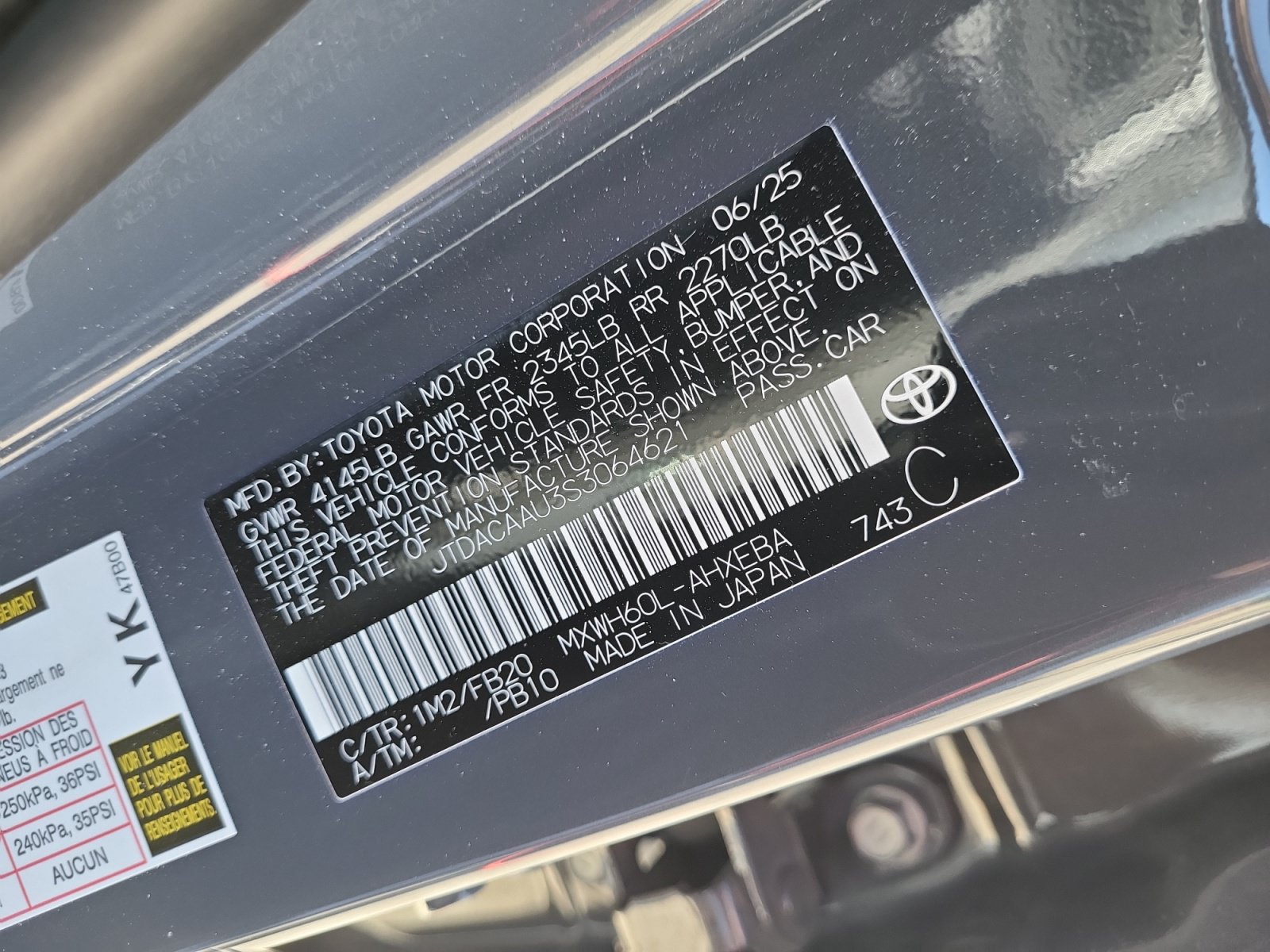 Used 2025 Toyota Prius LE FWD image 30