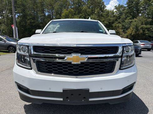 Used 2019 Chevrolet Suburban LT RWD image 2