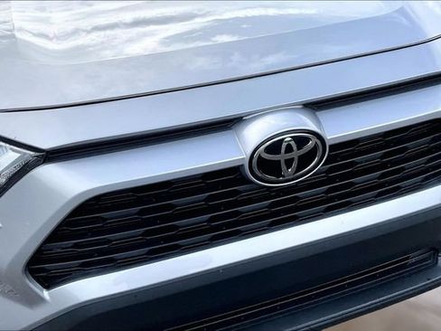 Used 2023 Toyota RAV4 LE AWD/4WD image 28