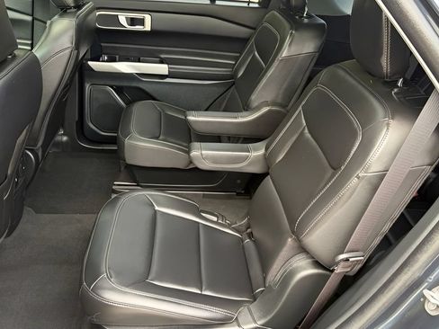 Used 2024 Ford Explorer XLT AWD/4WD image 19