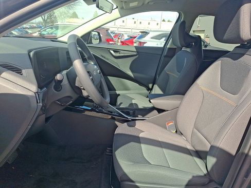 New 2026 Kia Niro LX image 10