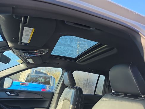 New 2025 Jeep Grand Cherokee Altitude image 4