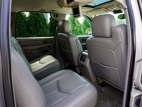 Used 2005 GMC Yukon XL 2500 SLT w/ SLT Preferred Equipment Group image 43
