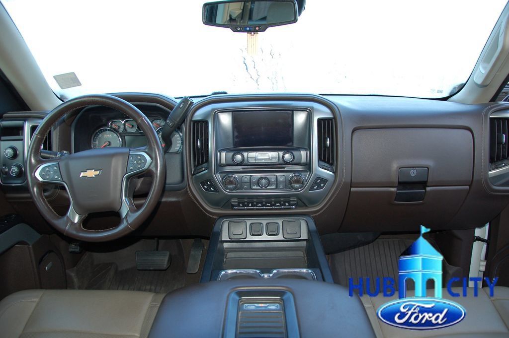 Used 2018 Chevrolet Silverado 1500 LTZ Z71 w/ LTZ Plus Package AWD/4WD image 18