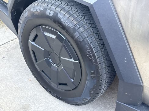 Used 2026 Tesla Cybertruck Cyberbeast AWD/4WD image 4