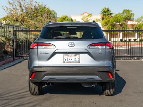 Certified 2025 Toyota Corolla Cross LE FWD image 9