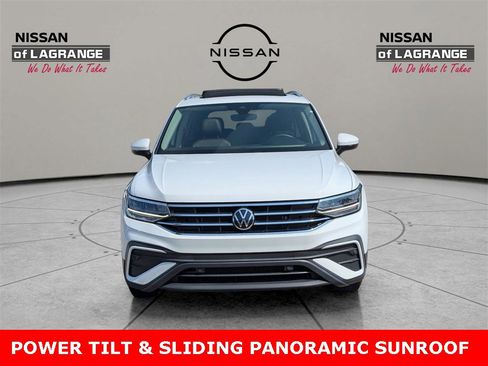 Used 2022 Volkswagen Tiguan SE image 2