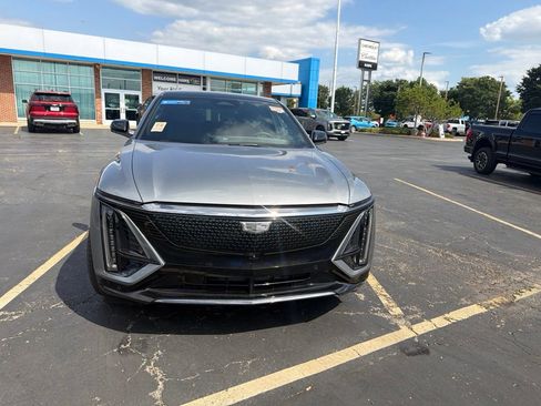 Used 2024 Cadillac Lyriq Sport w/ LPO, Floor Liner Package AWD/4WD image 5