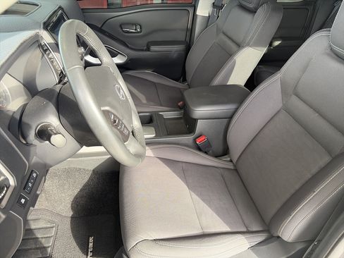 Used 2024 Nissan Frontier SV w/ SV Convenience Package AWD/4WD image 13