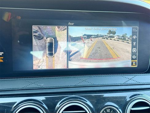 Used 2020 Mercedes-Benz S 560 4MATIC Sedan w/ Premium Package image 15