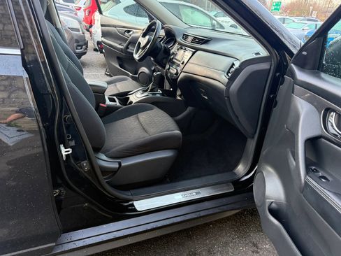 Used 2017 Nissan Rogue SV w/ Midnight Edition image 11