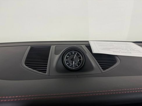 Certified 2026 Porsche Macan AWD/4WD image 22