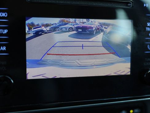 Used 2018 Toyota Corolla SE image 25