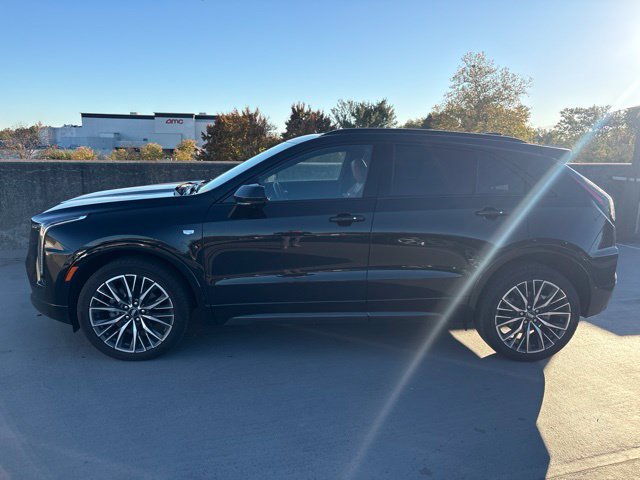 Used 2025 Cadillac XT4 Sport AWD/4WD image 2