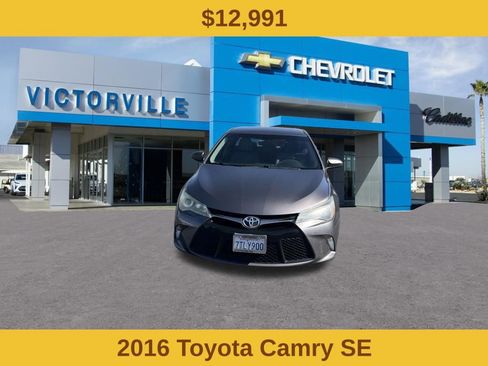 Used 2016 Toyota Camry SE FWD image 2