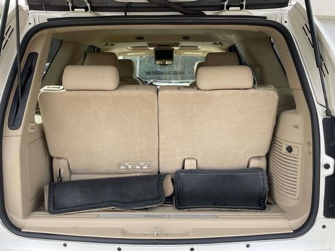 Used 2014 Cadillac Escalade Premium image 10