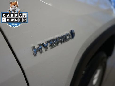 Used 2021 Toyota RAV4 LE image 6