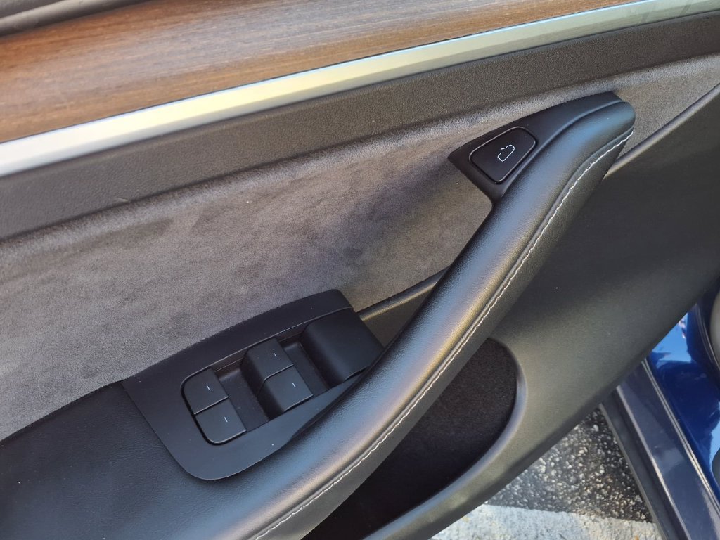 Used 2023 Tesla Model Y Long Range AWD/4WD image 13