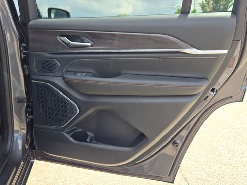 New 2025 Jeep Grand Cherokee L Overland image 13