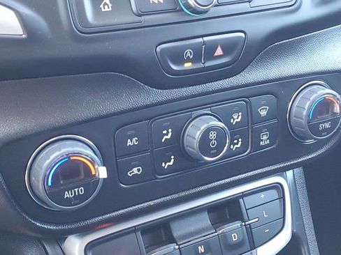 Used 2023 GMC Terrain SLE w/ Driver Convenience Package AWD/4WD image 20