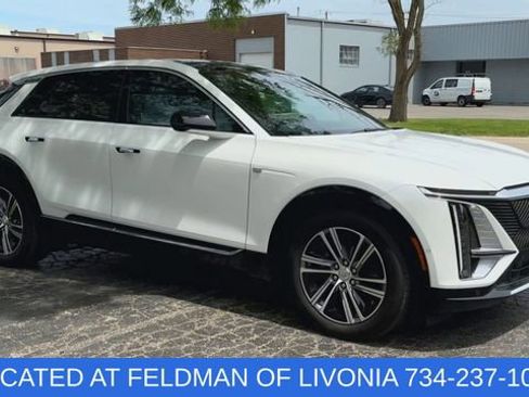 Used 2024 Cadillac Lyriq Luxury AWD/4WD image 2