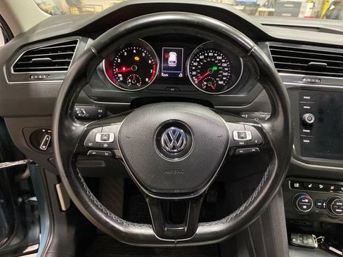 Used 2019 Volkswagen Tiguan SE w/ Panoramic Sunroof Package AWD/4WD image 13