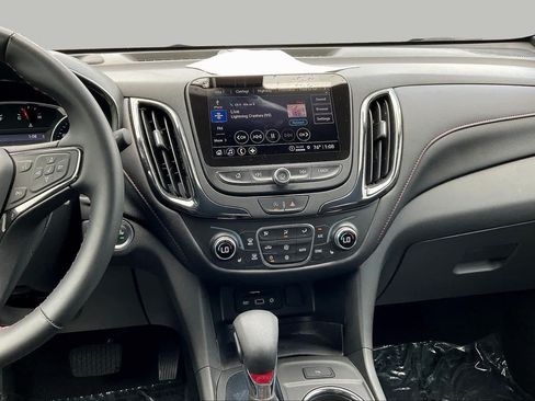 Used 2024 Chevrolet Equinox RS FWD image 13
