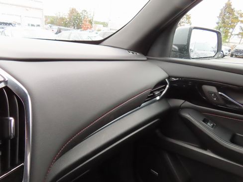 Used 2023 Chevrolet Traverse RS image 21