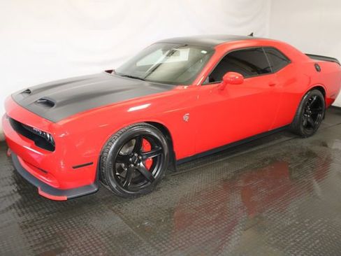 Used 2020 Dodge Challenger SRT Hellcat RWD image 2