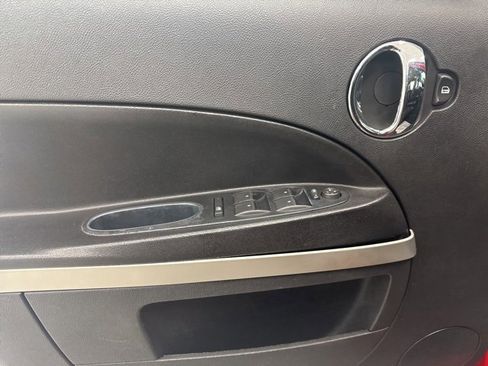 Used 2009 Chevrolet HHR LT image 9