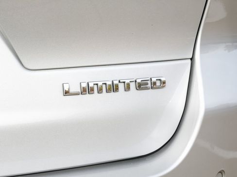 Used 2023 Jeep Grand Cherokee L Limited image 59