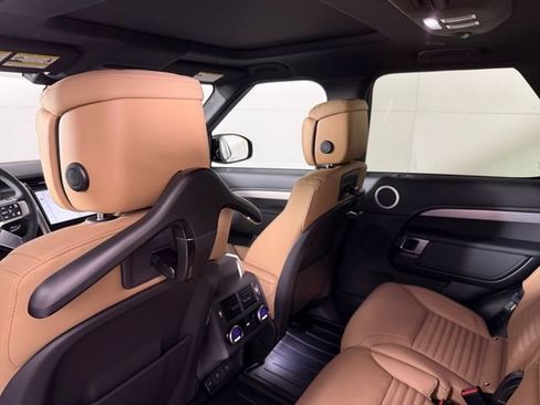 New 2026 Land Rover Discovery Limited Edition image 25