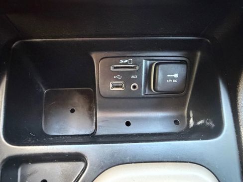 Used 2017 Jeep Cherokee Latitude FWD image 20