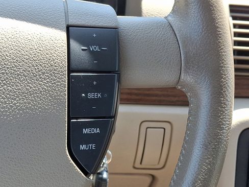 Used 2004 Ford Freestar SEL image 23