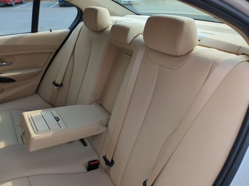 Used 2014 BMW 320i Sedan image 31