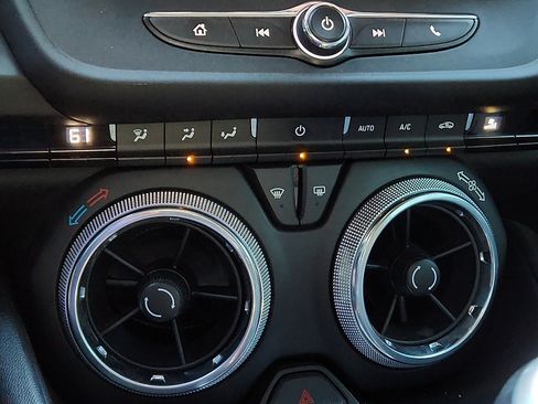 Used 2022 Chevrolet Camaro LT image 15