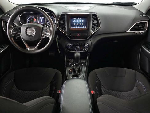 Used 2019 Jeep Cherokee Latitude w/ Popular Appearance Group image 13