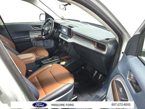 Used 2023 Ford Maverick Lariat w/ Lariat Luxury Package image 16