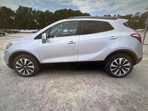 Used 2021 Buick Encore Preferred w/ Safety Package II AWD/4WD image 4