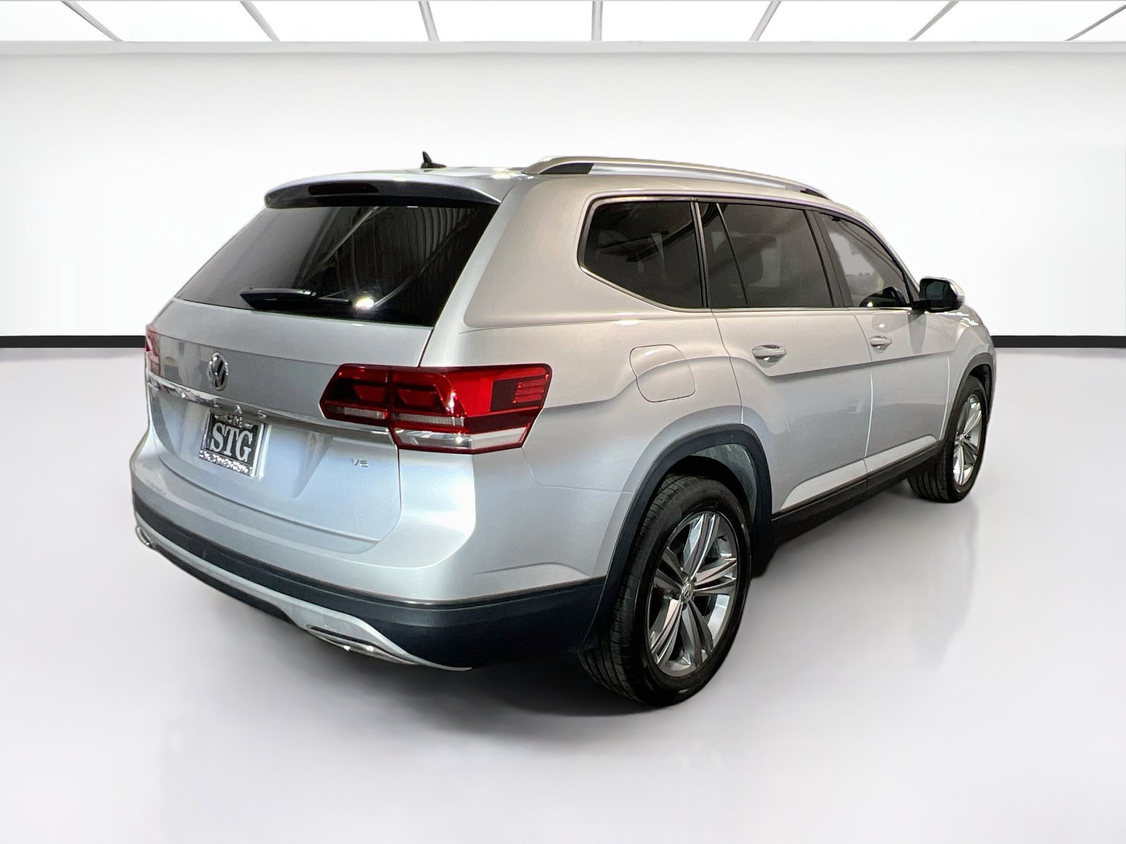 Used 2018 Volkswagen Atlas Launch Edition FWD image 4