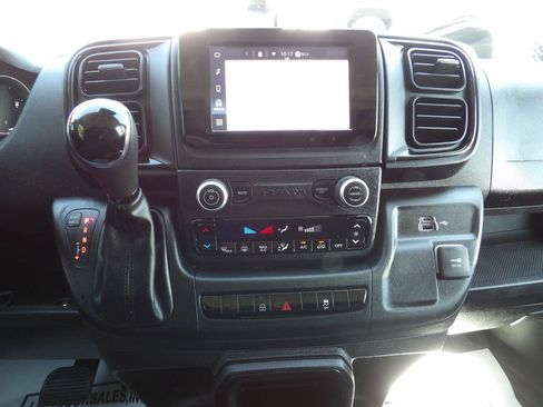 Used 2025 RAM ProMaster 2500 w/ U-Haul Equipment Group FWD image 23