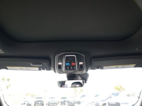 New 2025 Jeep Grand Cherokee Limited image 27