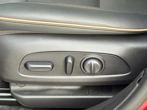 Used 2025 Buick Envista Avenir image 11