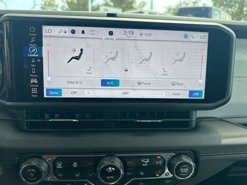 New 2024 Jeep Wrangler Unlimited Sahara w/ Technology Group image 29